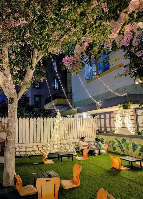 Inside Cafe Deja Vu SB Road