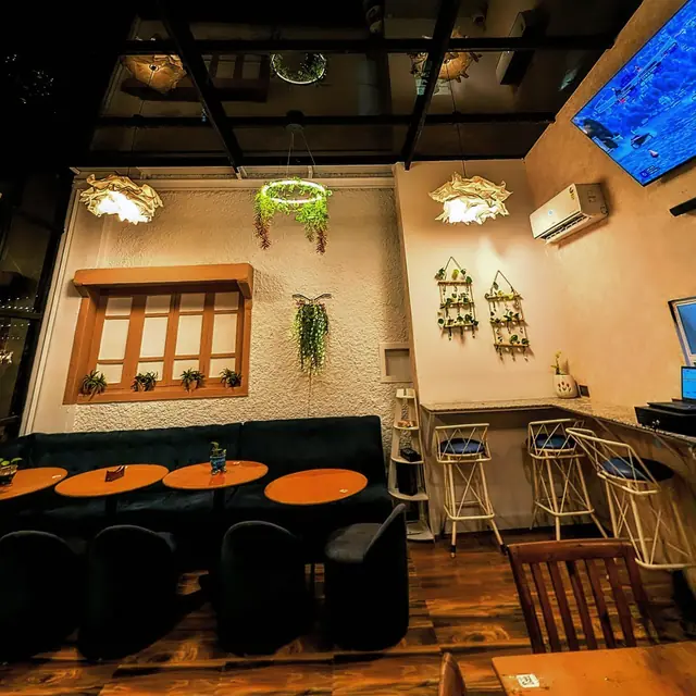 Inside Cafe Deja Vu SB Road